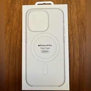 Apple iPhone 14 Pro MagSafe clear case